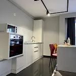 Close Luxury Glam Apartments בראשוב