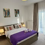 Close Luxury Glam Apartments דירה *