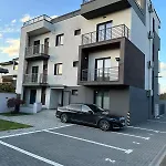 Close Luxury Glam Apartments דירה בראשוב