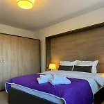 Close Luxury Glam Apartments דירה בראשוב