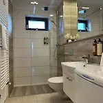 Close Luxury Glam Apartments * בראשוב