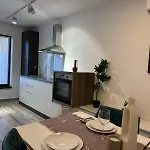 Close Luxury Glam Apartments