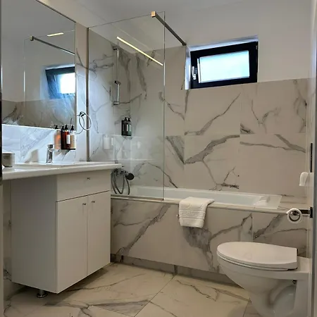 Luxury Glam & Near Coresi Mall Apartment Brasov