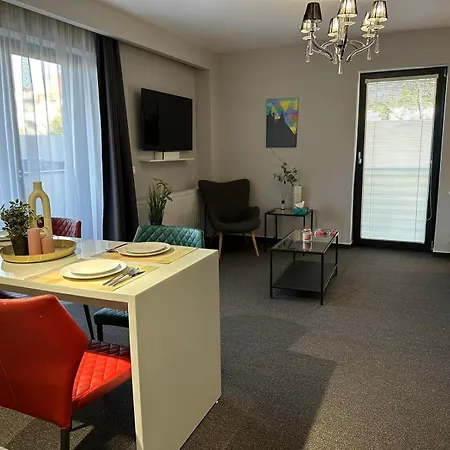 Luxury Glam & Near Coresi Mall Apartment *