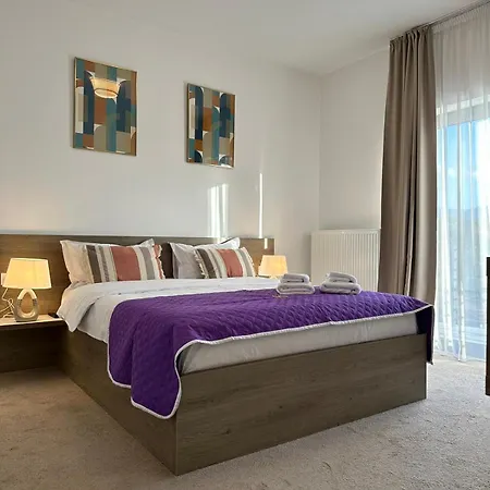 Luxury Glam & Near Coresi Mall *