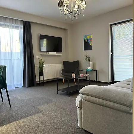 Luxury Glam & Near Coresi Mall Apartment *