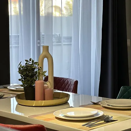 Apartment Luxury Glam & Near Coresi Mall Brasov