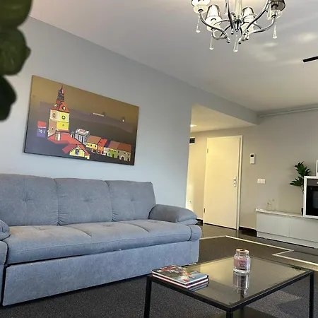 Close Luxury Glam Apartments * Braşov