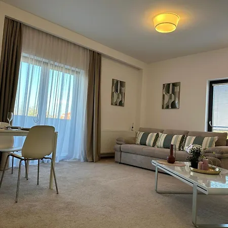 Close Luxury Glam Apartments Braşov