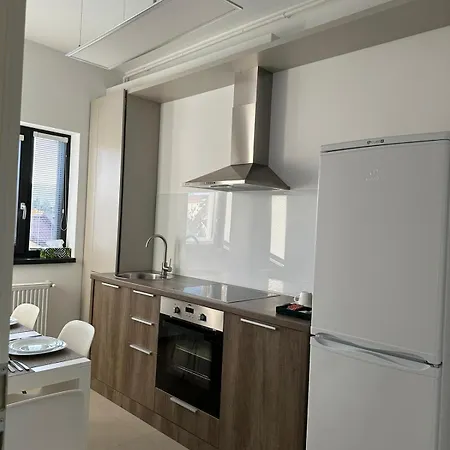 Apartment Luxury Glam & Near Coresi Mall *