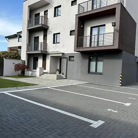 Luxury Glam & Near Coresi Mall Apartment Brasov