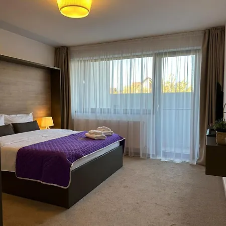Close Luxury Glam Apartments Braşov