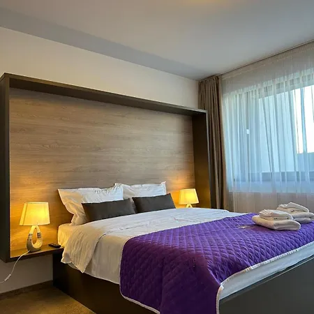 Luxury Glam & Near Coresi Mall Apartment Brasov