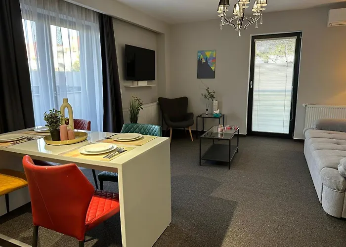 Close Luxury Glam Apartments Apartment *