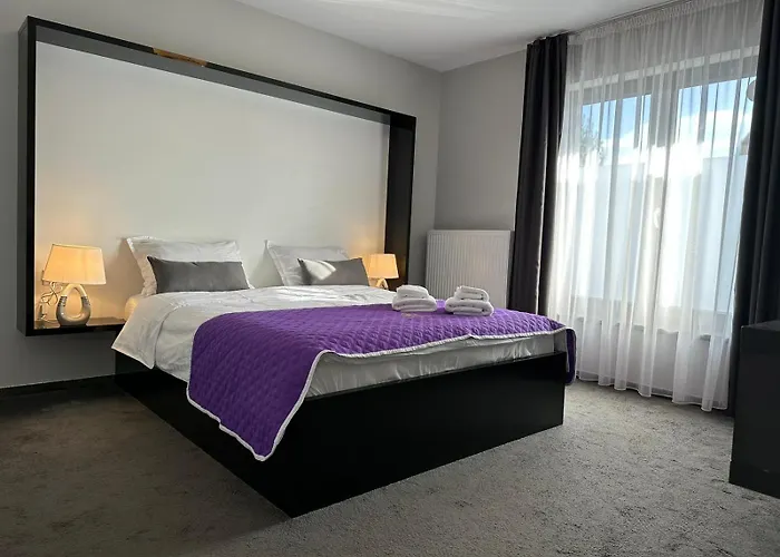 Close Luxury Glam Apartments Brașov