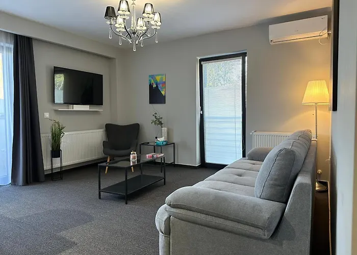 Close Luxury Glam Apartments * Brașov