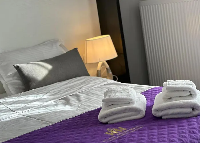 Close Luxury Glam Apartments Brașov