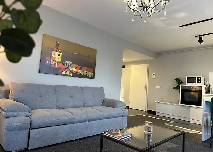 Close Luxury Glam Apartments * Brașov