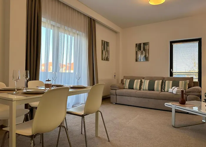 Close Luxury Glam Apartments Apartment Brașov