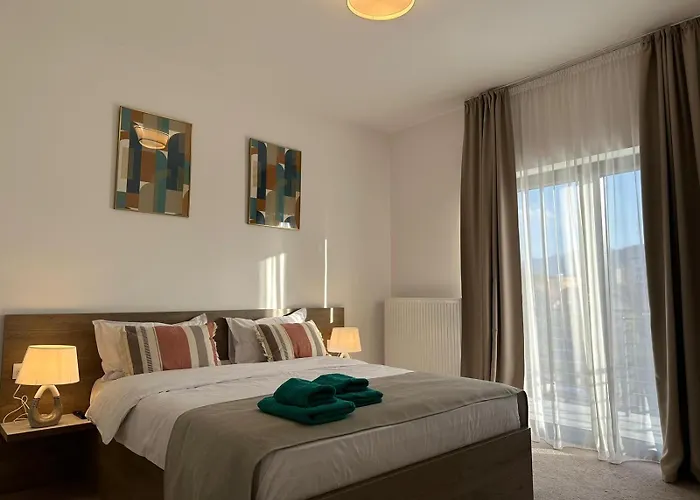 Close Luxury Glam Apartments Brașov