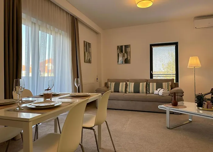 Close Luxury Glam Apartments Apartment Brașov