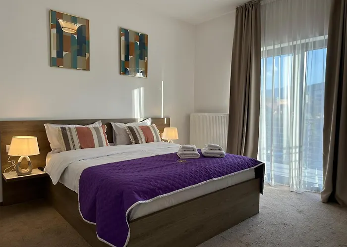 Close Luxury Glam Apartments Brașov