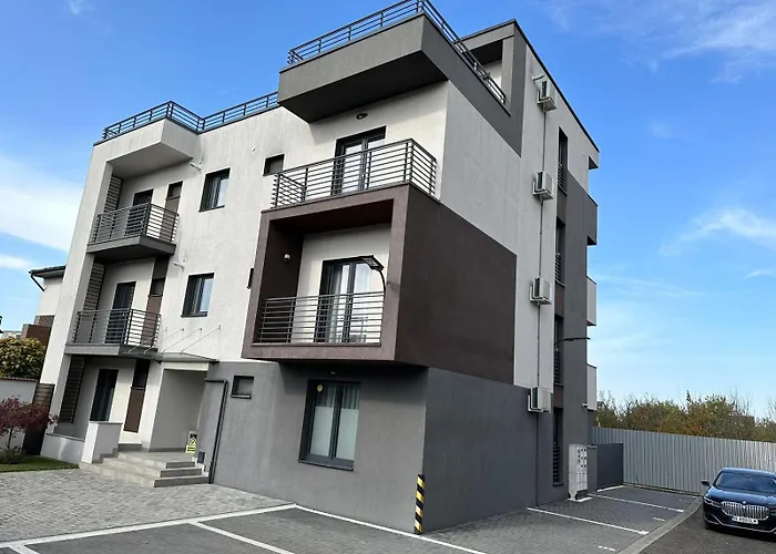 Close Luxury Glam Apartments *