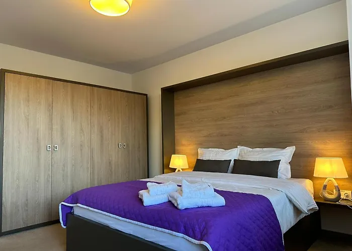 Close Luxury Glam Apartments Apartment Brașov