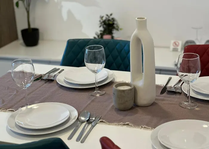 Close Luxury Glam Apartments Brașov