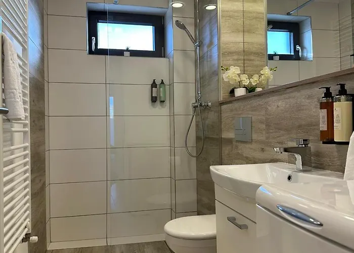 Close Luxury Glam Apartments * Brașov